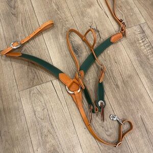 Brand new custom made tack set